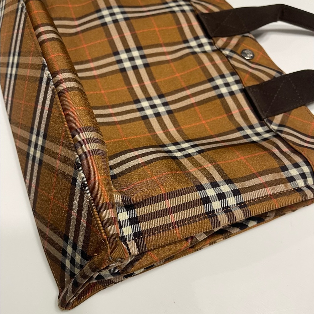 Burberry Tote - Picture 5 of 10